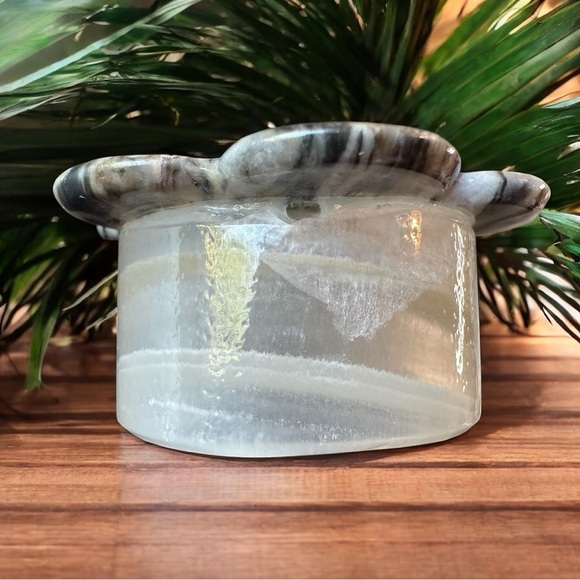 Vintage Carved Onyx Stone Lidded Trinket Dish – Flower Shaped - Picture 10 of 12